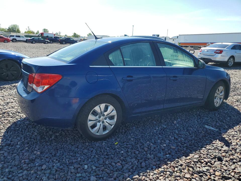Photo 3 from auction – 2012 CHEVROLET CRUZE with VIN 1G1PC5SH0C7377891