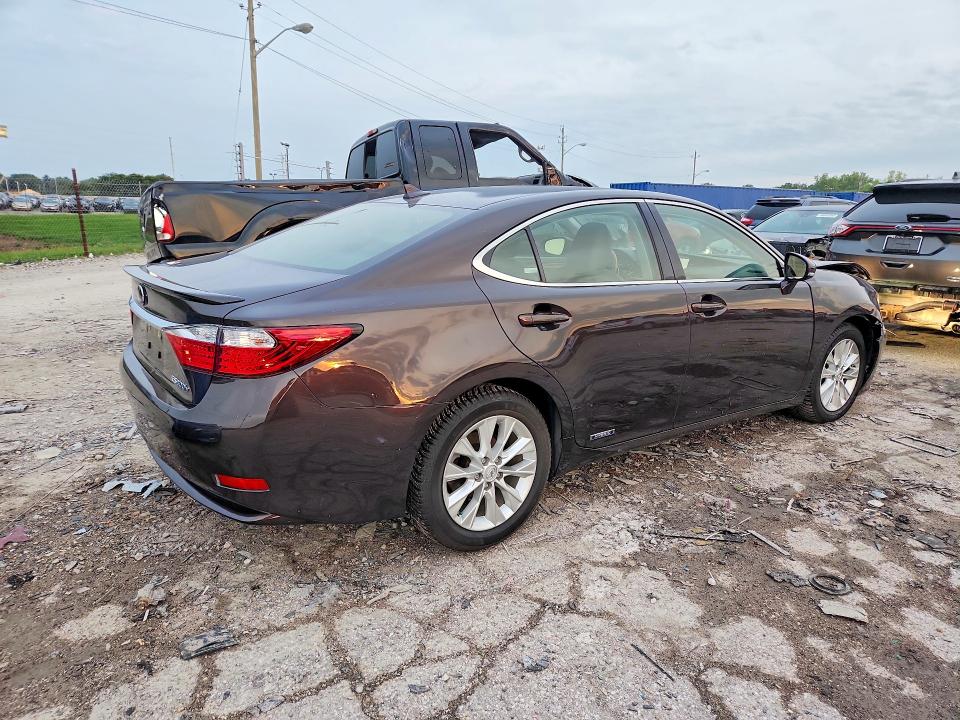 Photo 3 from auction – 2013 LEXUS ES with VIN JTHBW1GG6D2006314