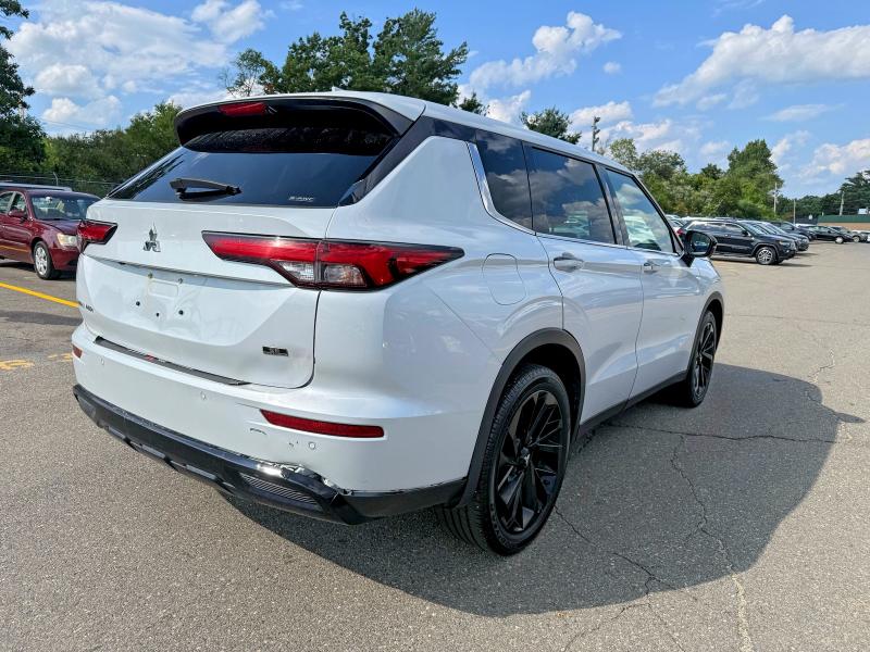 Photo 4 from auction – 2023 MITSUBISHI OUTLANDER with VIN JA4J4UA87PZ039902