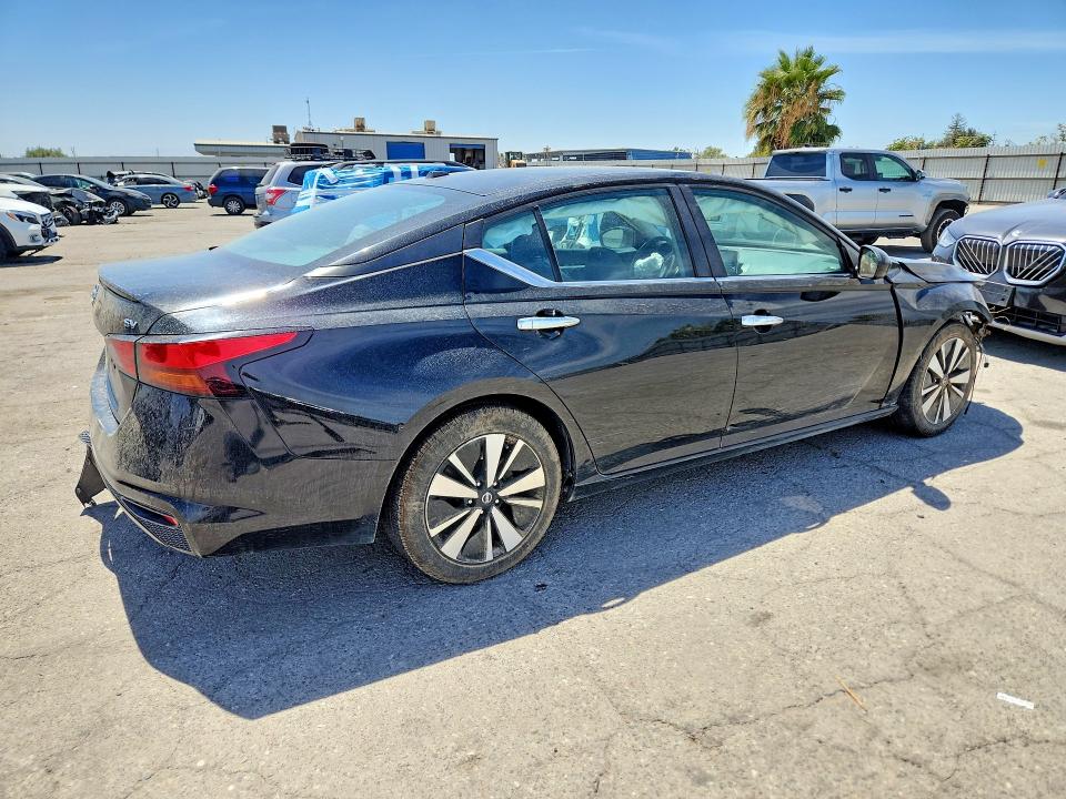 Photo 3 from auction – 2021 NISSAN ALTIMA with VIN 1N4BL4DV2MN334395