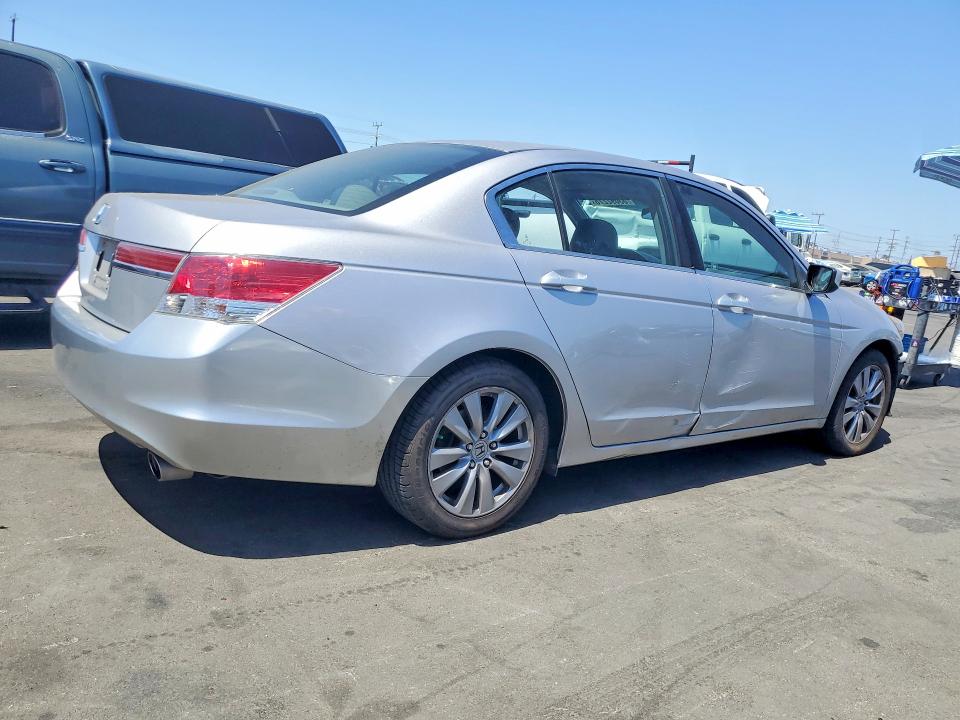 Photo 3 from auction – 2012 HONDA ACCORD with VIN 1HGCP2F74CA082789