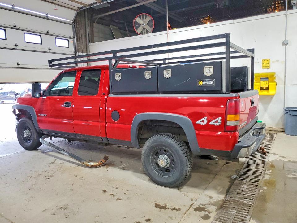 Photo 2 from auction – 2002 CHEVROLET SILVERADO with VIN 1GCHK29U62Z202872