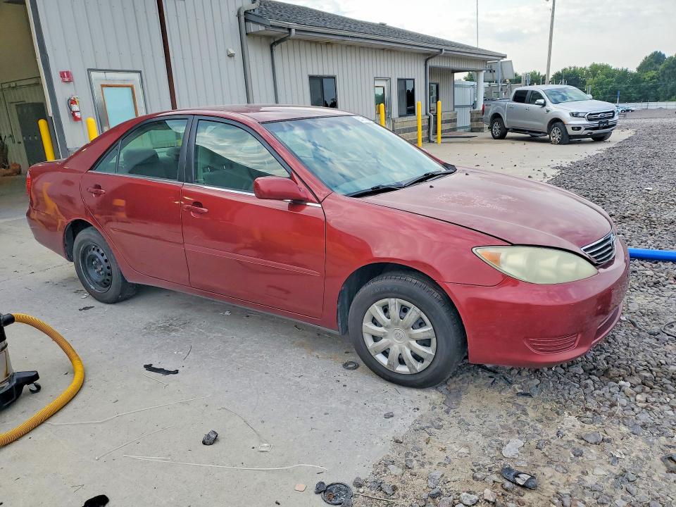 Photo 4 from auction – 2005 TOYOTA CAMRY with VIN 4T1BE32K45U390249