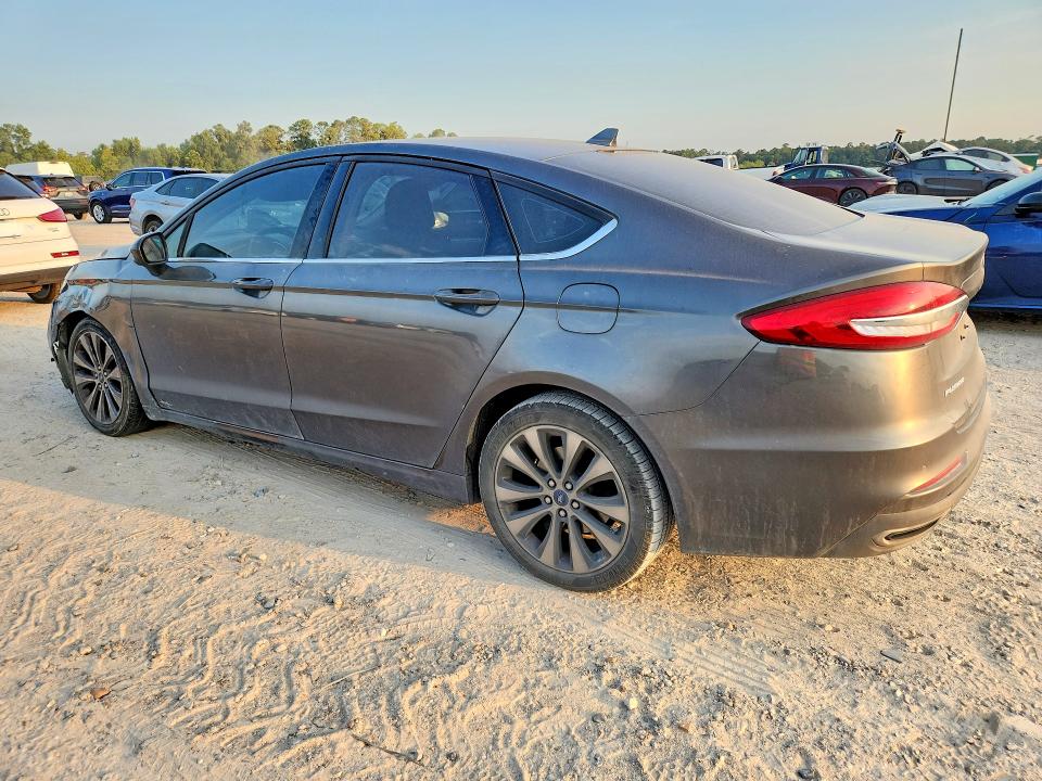 Photo 2 from auction – 2020 FORD FUSION with VIN 3FA6P0T91LR190935