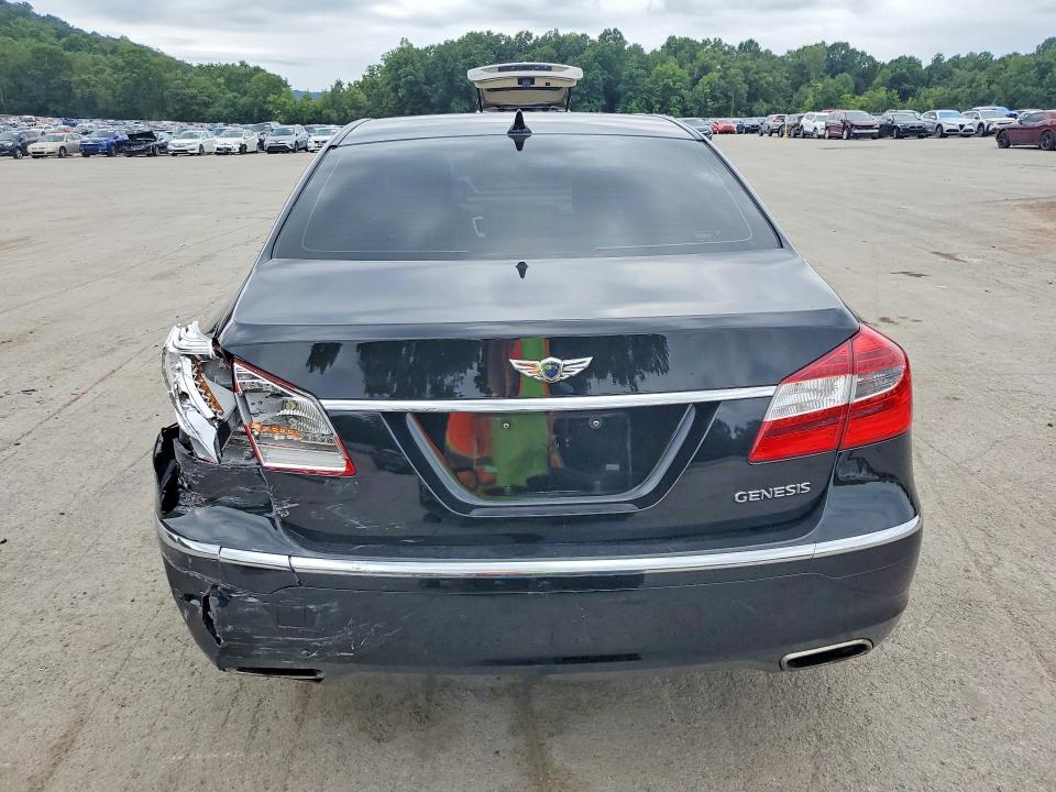 Photo 6 from auction – 2013 HYUNDAI GENESIS with VIN KMHGC4DD4DU248725