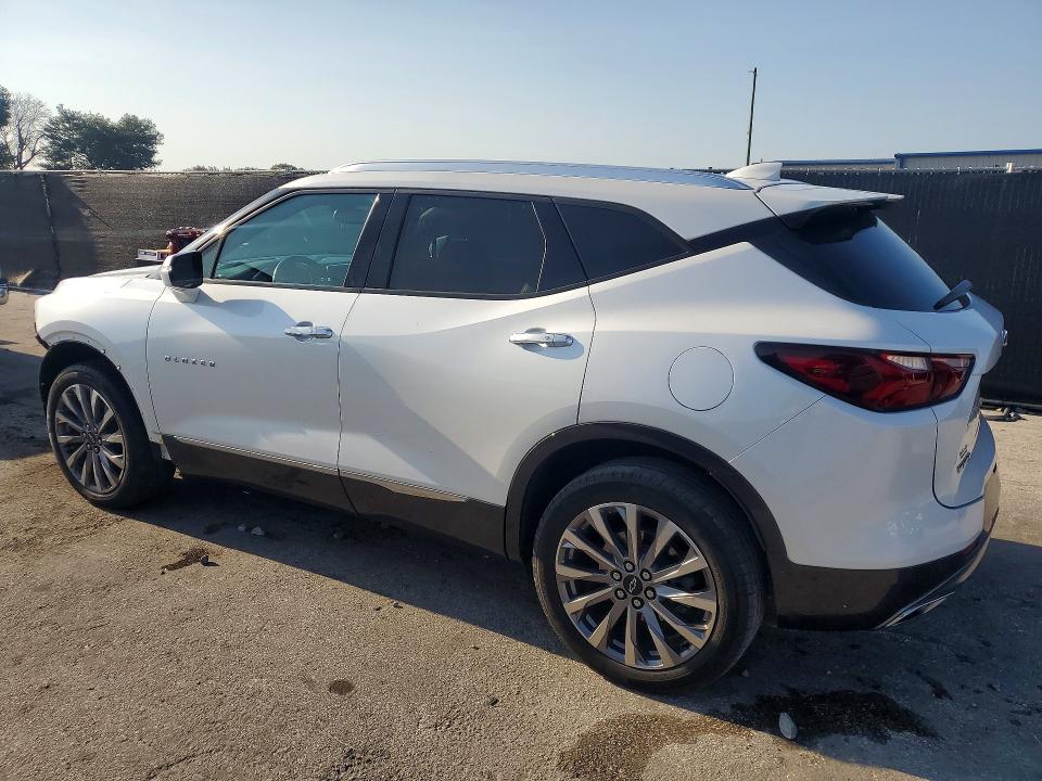 Photo 2 from auction – 2022 CHEVROLET BLAZER with VIN 3GNKBFRS5NS153023