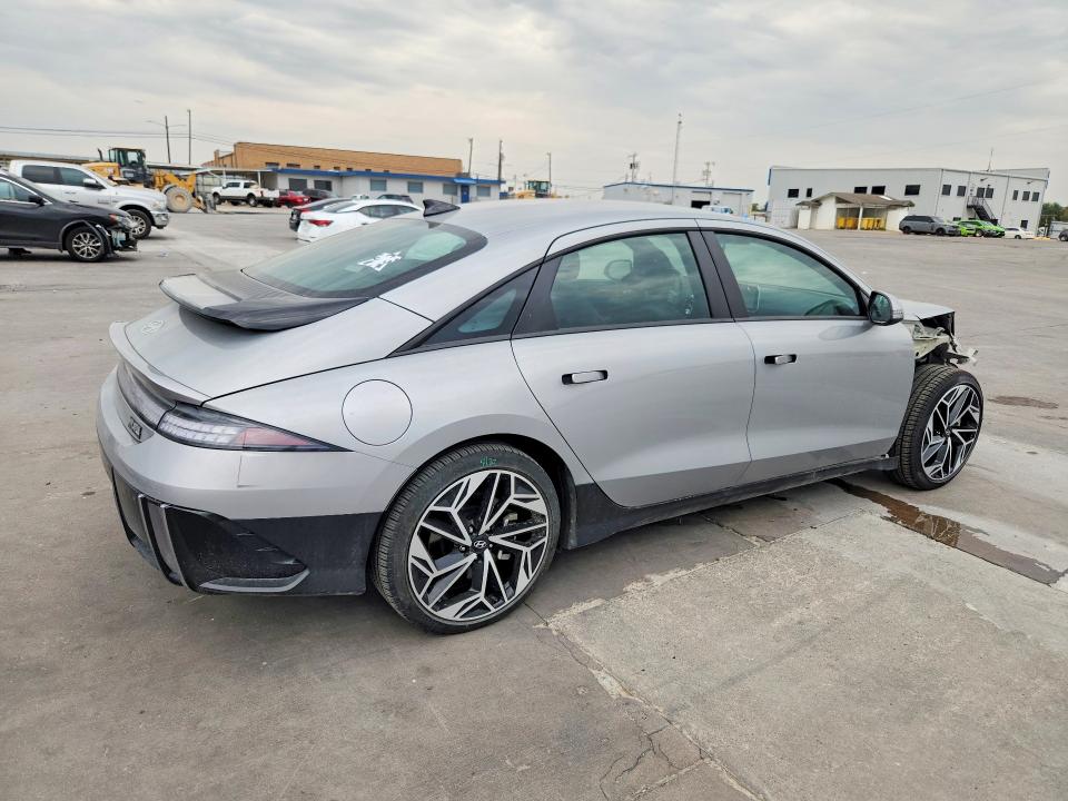 Photo 3 from auction – 2025 HYUNDAI IONIQ 6 with VIN KMHM34AA3SA095170