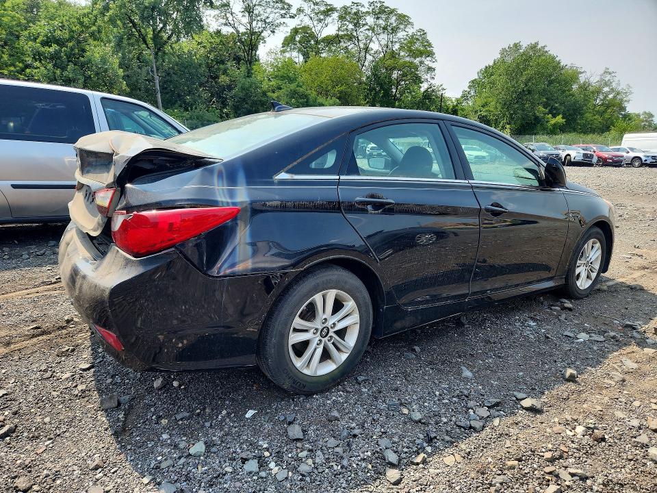 Photo 3 from auction – 2014 HYUNDAI SONATA with VIN 5NPEB4ACXEH922558