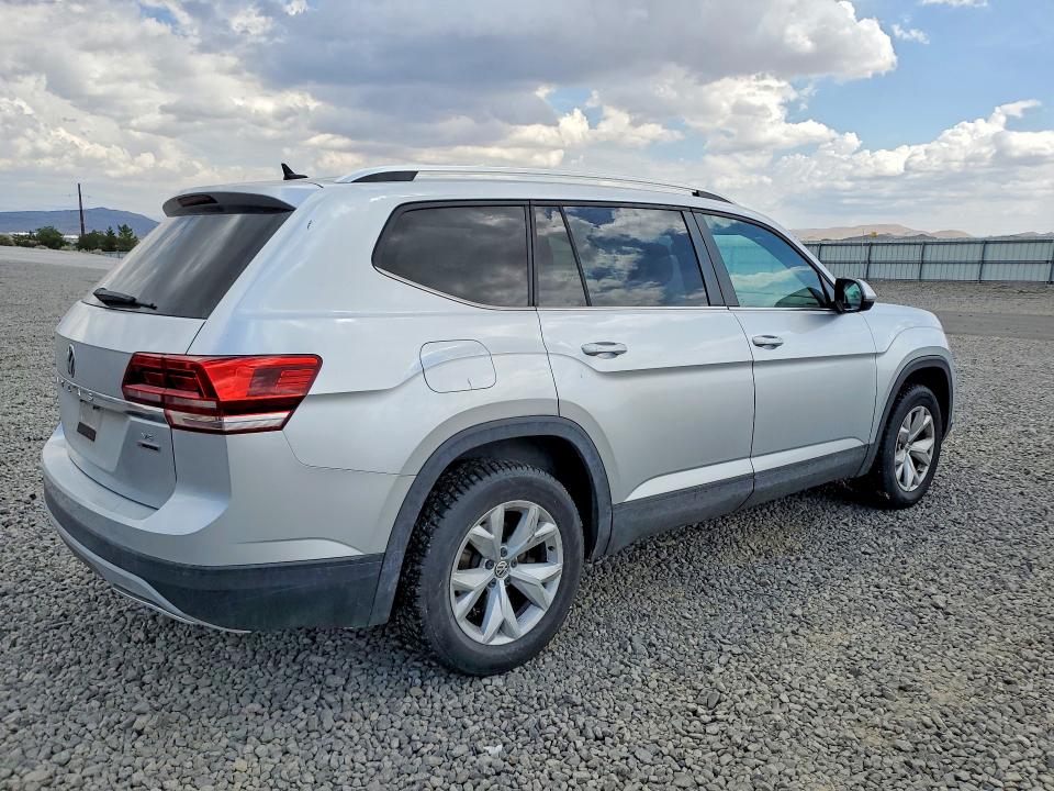 Photo 3 from auction – 2018 VOLKSWAGEN ATLAS with VIN 1V2KR2CA1JC577813