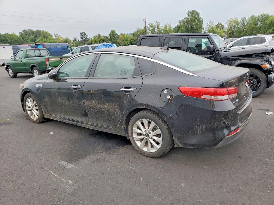 Photo 2 from auction – 2016 KIA OPTIMA with VIN 5XXGU4L35GG010189