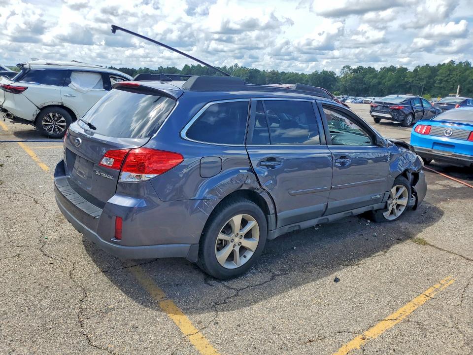 Photo 3 from auction – 2014 SUBARU OUTBACK with VIN 4S4BRCLC0E3249910