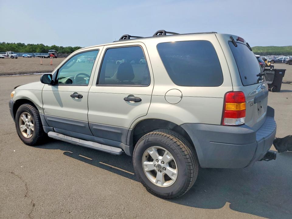 Photo 2 from auction – 2005 FORD ESCAPE with VIN 1FMYU93125KD74746