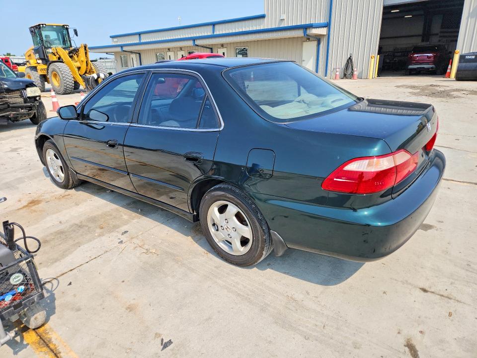 Photo 2 from auction – 2000 HONDA ACCORD with VIN 1HGCG5555YA117560