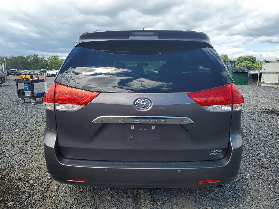 Снимка 6 от търг – 2012 TOYOTA SIENNA с VIN 5TDDK3DC0CS040372