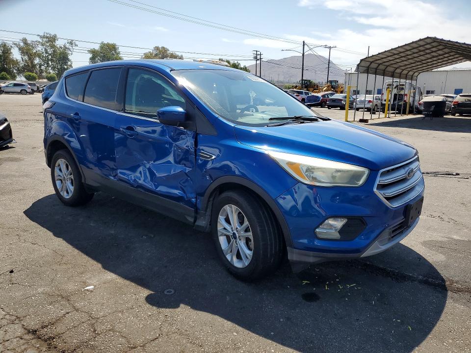 Photo 4 from auction – 2017 FORD ESCAPE with VIN 1FMCU0GDXHUE96953