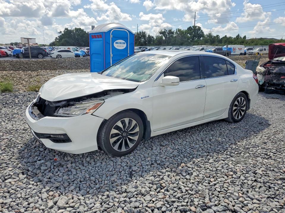 Photo 1 from auction – 2017 HONDA ACCORD with VIN JHMCR6F7XHC005287