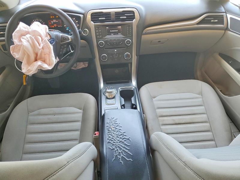 Photo 8 from auction – 2017 FORD FUSION with VIN 3FA6P0H74HR392229