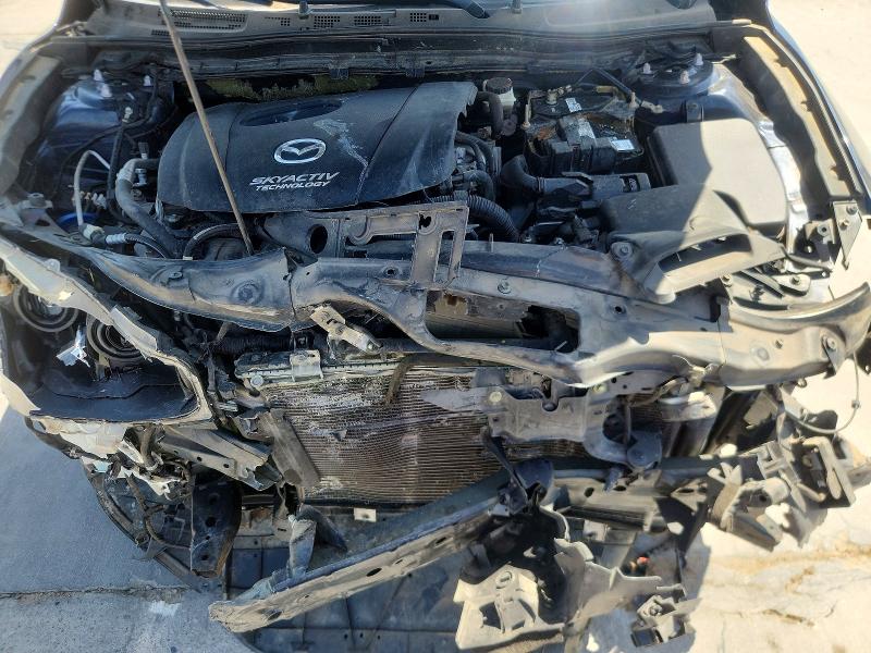 Photo 11 from auction – 2018 MAZDA 3 with VIN 3MZBN1V38JM191083