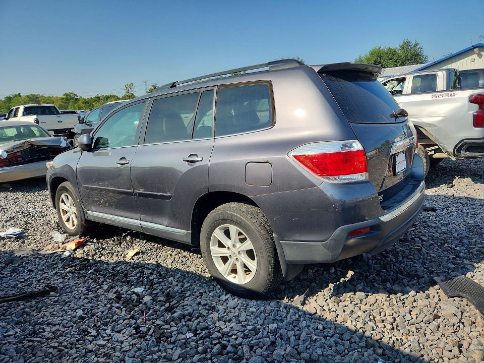 Photo 2 from auction – 2013 TOYOTA HIGHLANDER with VIN 5TDBK3EH2DS175775