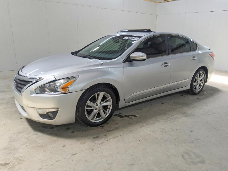 NISSAN ALTIMA 2015 with VIN 1N4AL3AP1FC155498 - Photo from auction