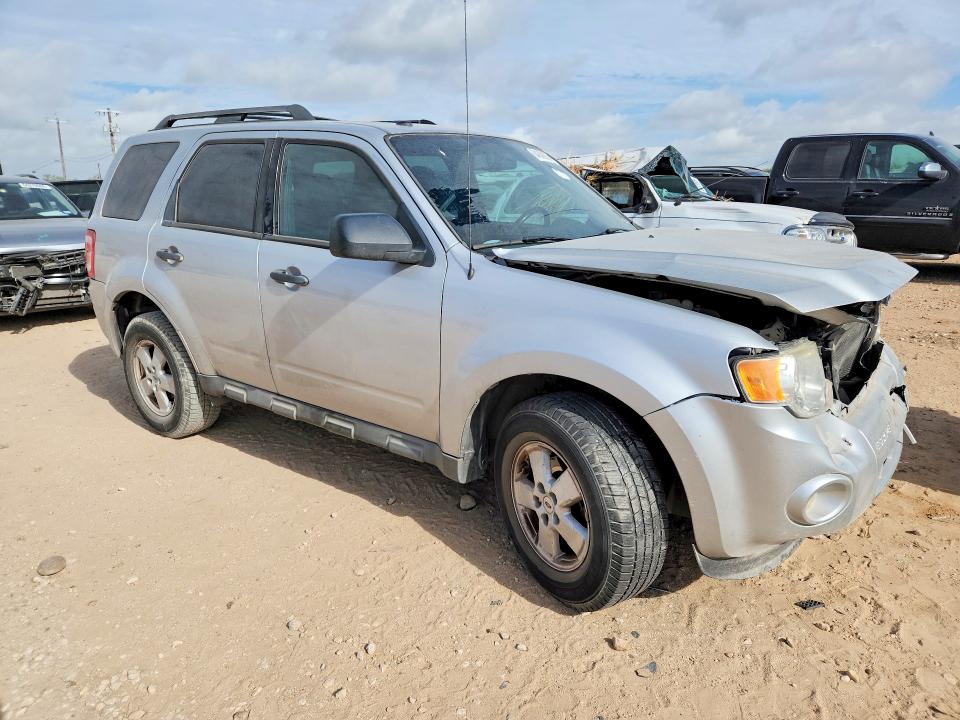 Photo 4 from auction – 2010 FORD ESCAPE with VIN 1FMCU0D72AKD00651