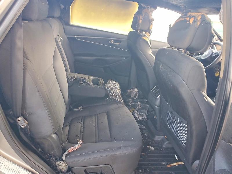 Photo 10 from auction – 2016 KIA SORENTO with VIN 5XYPG4A54GG002950