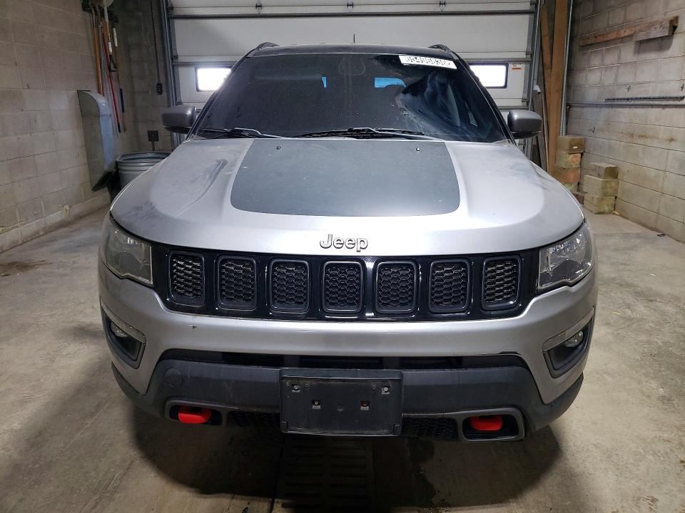 Снимка 5 от търг – 2018 JEEP COMPASS с VIN 3C4NJDDB9JT207349