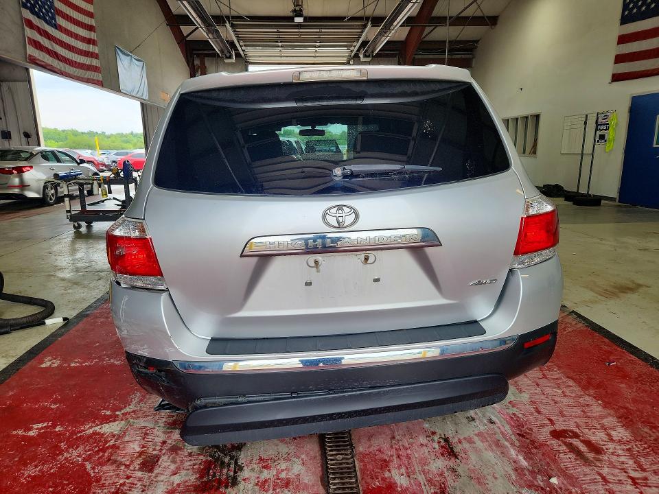 Photo 6 from auction – 2013 TOYOTA HIGHLANDER with VIN 5TDBK3EH8DS192614