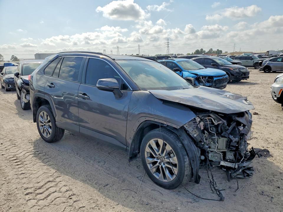 Photo 4 from auction – 2023 TOYOTA RAV4 with VIN 2T3C1RFV7PW254053