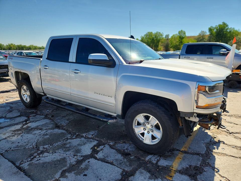 Photo 4 from auction – 2016 CHEVROLET SILVERADO with VIN 3GCUKREC1GG324423