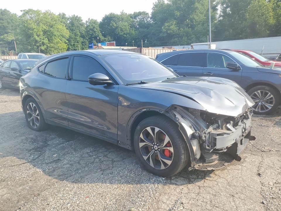 Photo 4 from auction – 2021 FORD MUSTANG MACH-E with VIN 3FMTK3SU0MMA10132