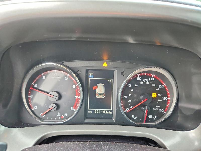 Photo 9 from auction – 2018 TOYOTA RAV4 with VIN 2T3JFREVXJW746447