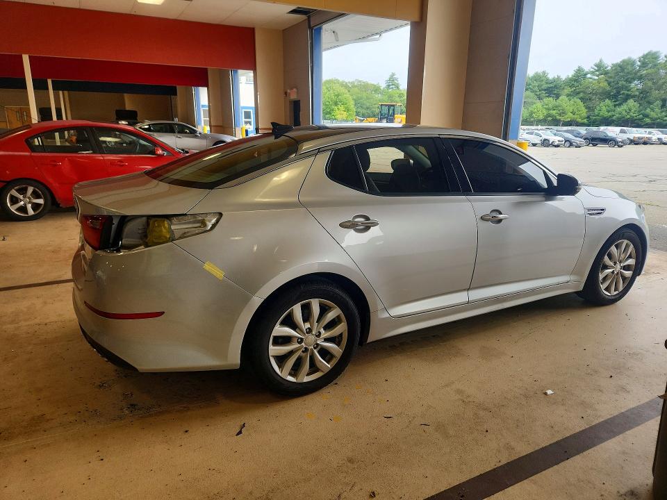 Photo 3 from auction – 2015 KIA OPTIMA with VIN 5XXGN4A70FG467834