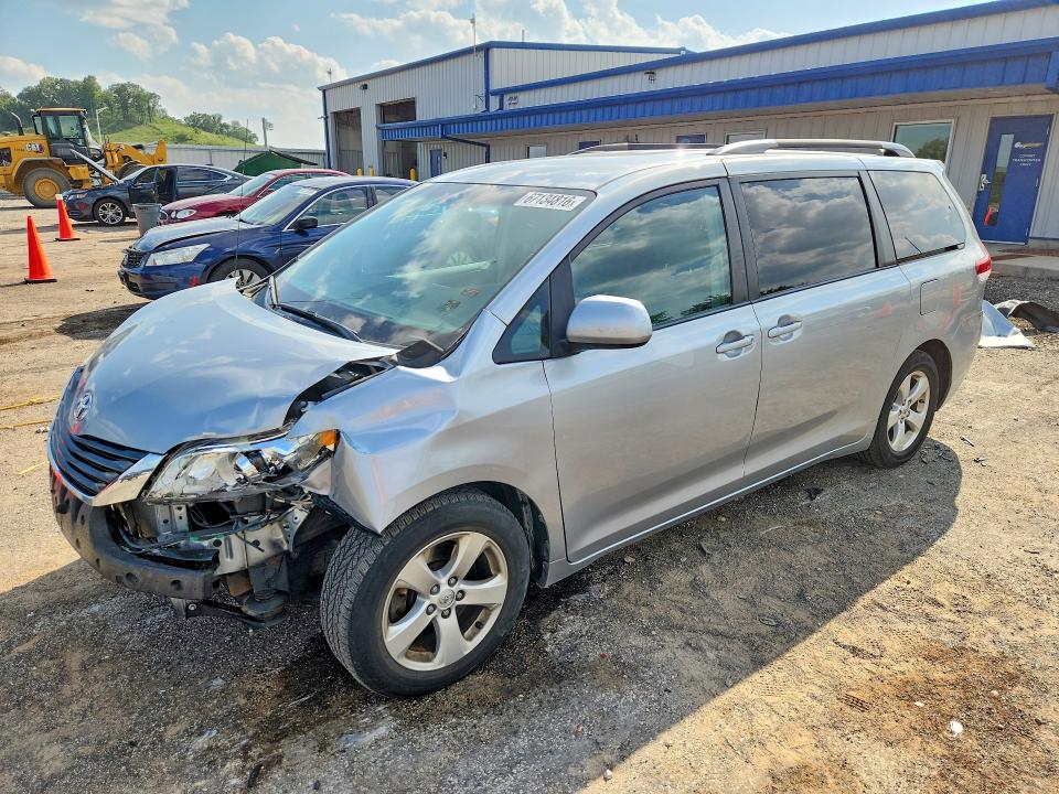 2014 TOYOTA SIENNA - Търг №67134816