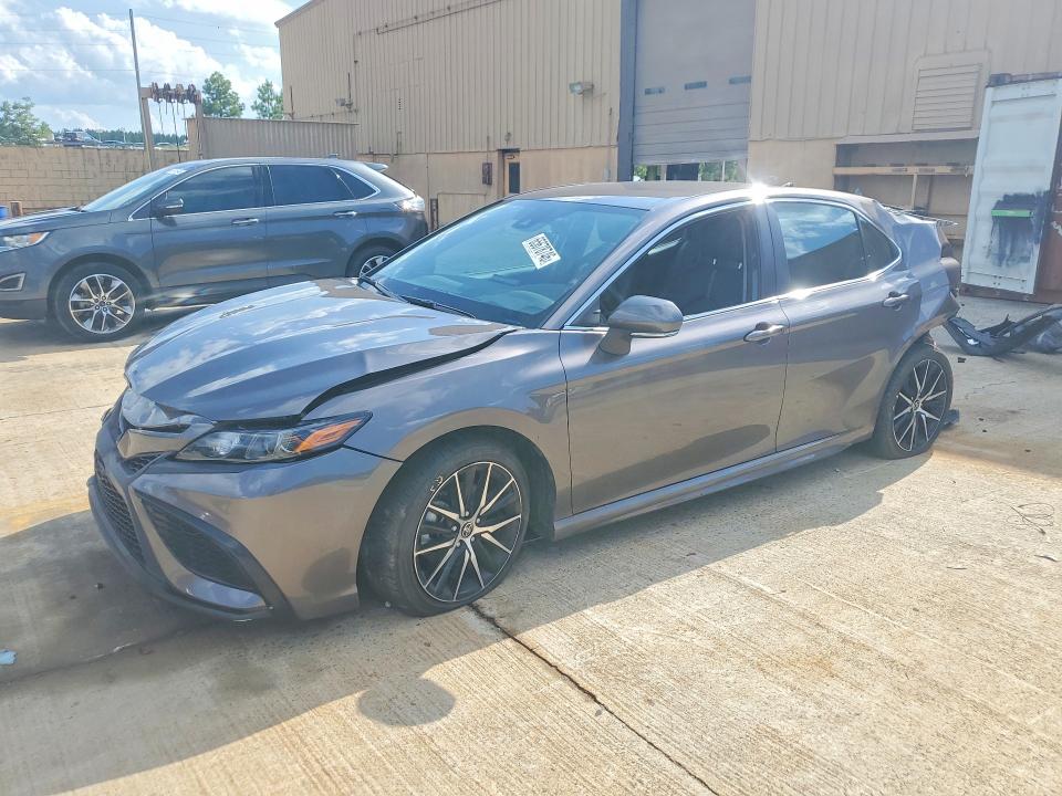 TOYOTA CAMRY 2022 with VIN 4T1G11AK5NU679132 - Photo from auction