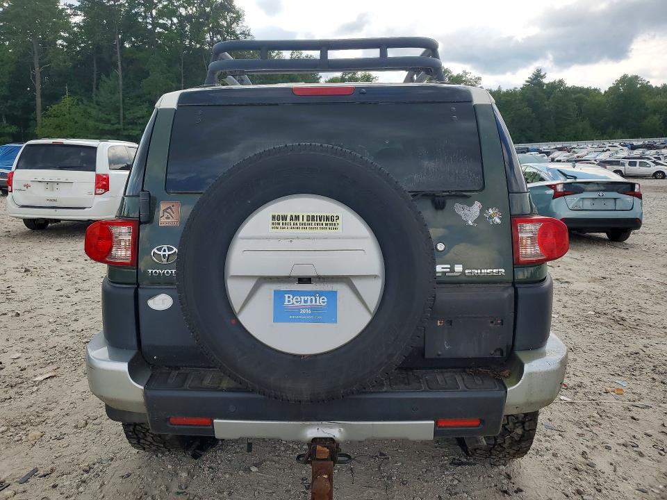 Photo 6 from auction – 2010 TOYOTA FJ CRUISER with VIN JTEBU4BF7AK083580
