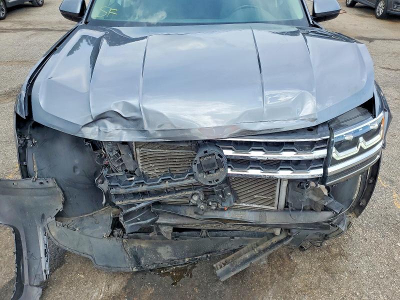 Photo 12 from auction – 2019 VOLKSWAGEN ATLAS with VIN 1V2YR2CA4KC510344