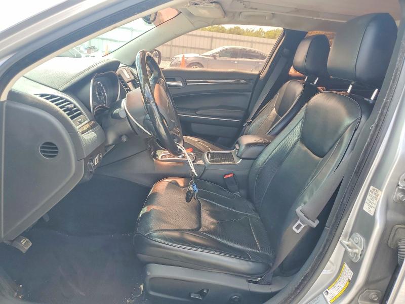 Снимка 7 от търг – 2016 CHRYSLER 300C с VIN 2C3CCAEGXGH324650