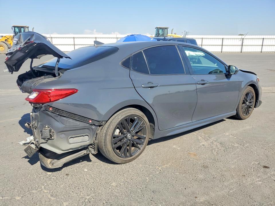 Zdjęcie 3 z aukcji – 2025 TOYOTA CAMRY z VIN 4T1DAACK3SU135756