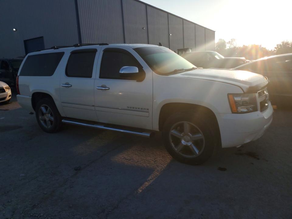 Photo 4 from auction – 2013 CHEVROLET SUBURBAN with VIN 1GNSKKE74DR374141