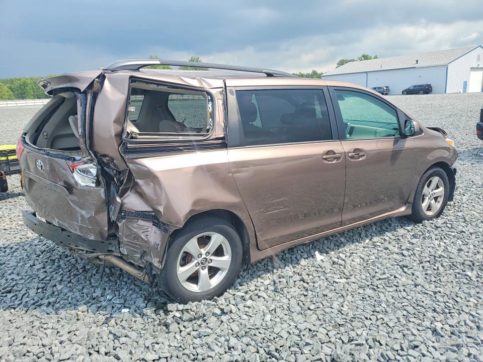 Photo 3 from auction – 2018 TOYOTA SIENNA with VIN 5TDKZ3DC8JS915696