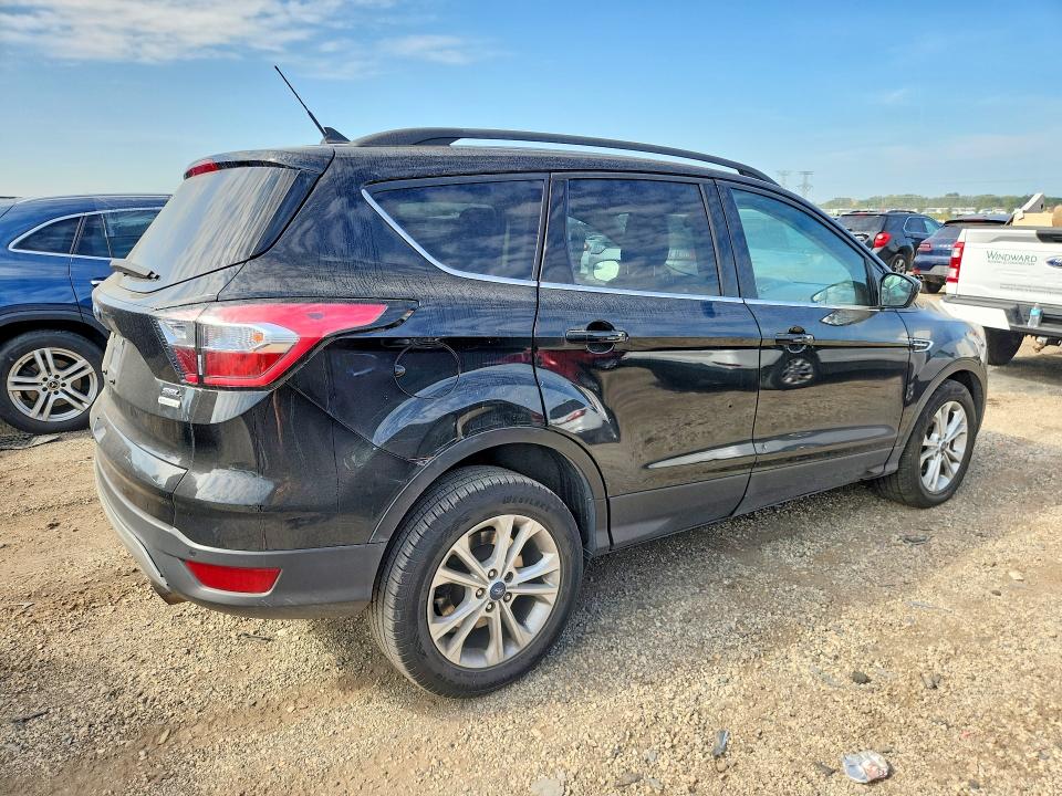 Photo 3 from auction – 2018 FORD ESCAPE with VIN 1FMCU0HDXJUB99590