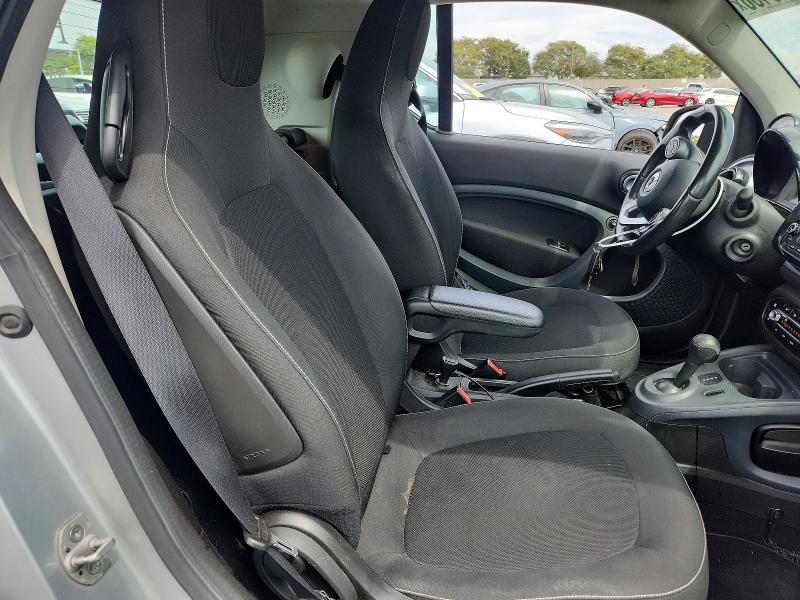 Photo 10 from auction – 2019 SMART FORTWO with VIN WMEFJ9BA9KK367442