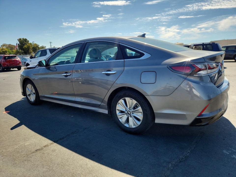Снимка 2 от търг – 2019 HYUNDAI SONATA HYBRID с VIN KMHE24L39KA085118