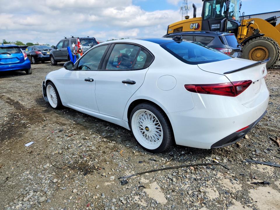 Photo 2 from auction – 2022 ALFA ROMEO GIULIA with VIN ZARFANBN1N7655057