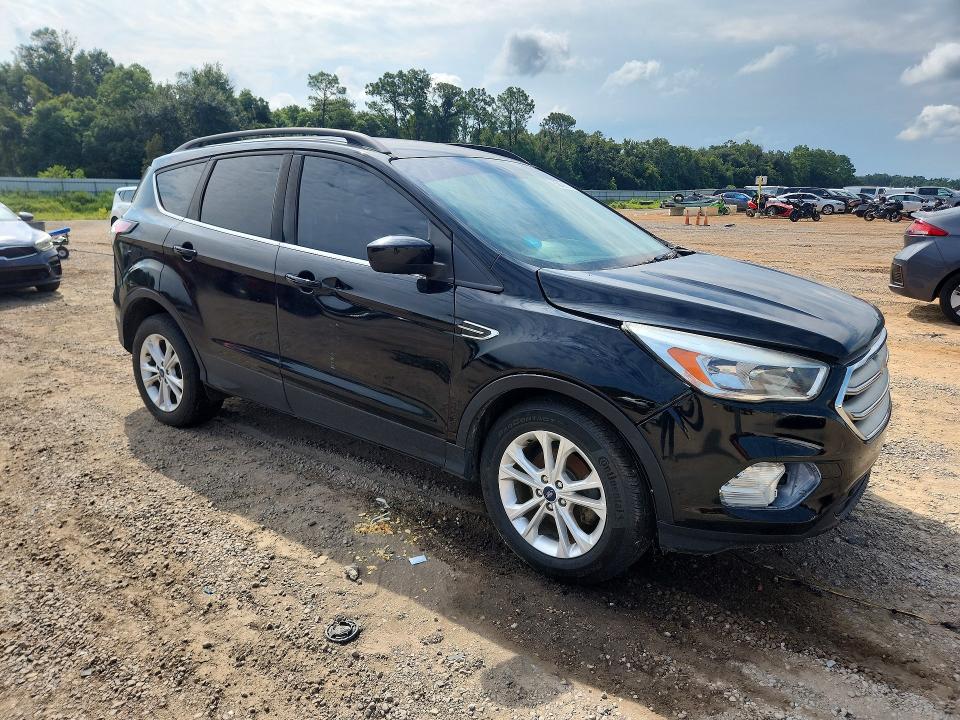 Photo 4 from auction – 2018 FORD ESCAPE with VIN 1FMCU0GD7JUD18455