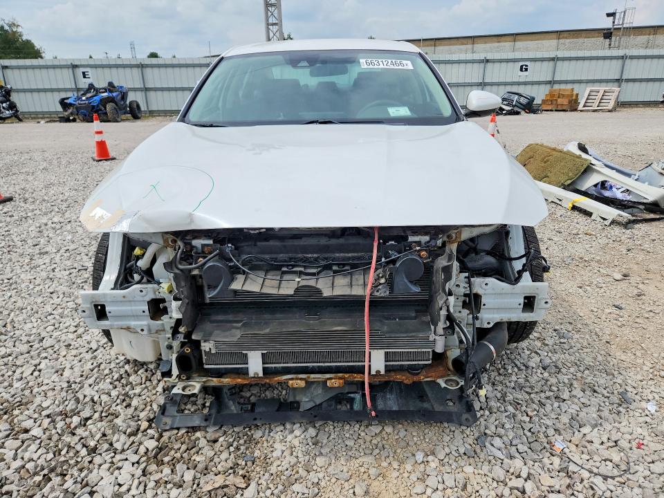 Снимка 5 от търг – 2019 HONDA ACCORD с VIN 1HGCV1F16KA099944