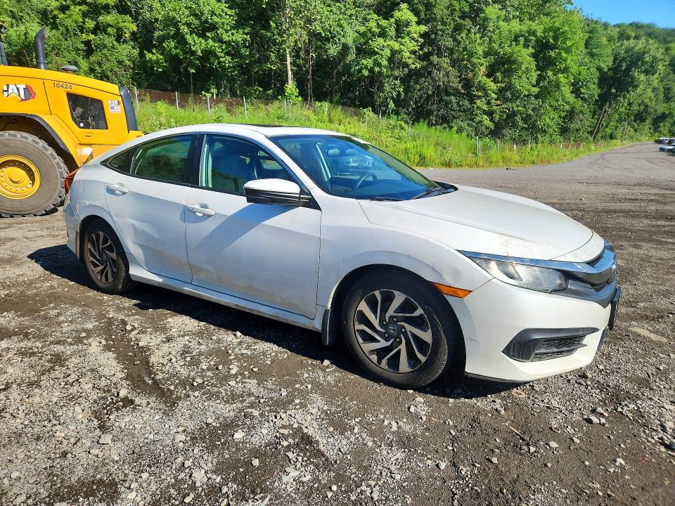Photo 4 from auction – 2016 HONDA CIVIC with VIN 19XFC2F72GE226737