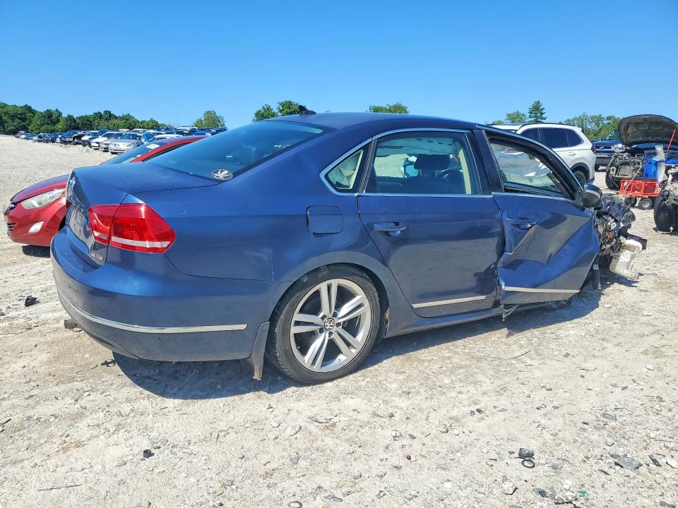 Photo 3 from auction – 2015 VOLKSWAGEN PASSAT with VIN 1VWBT7A37FC075011