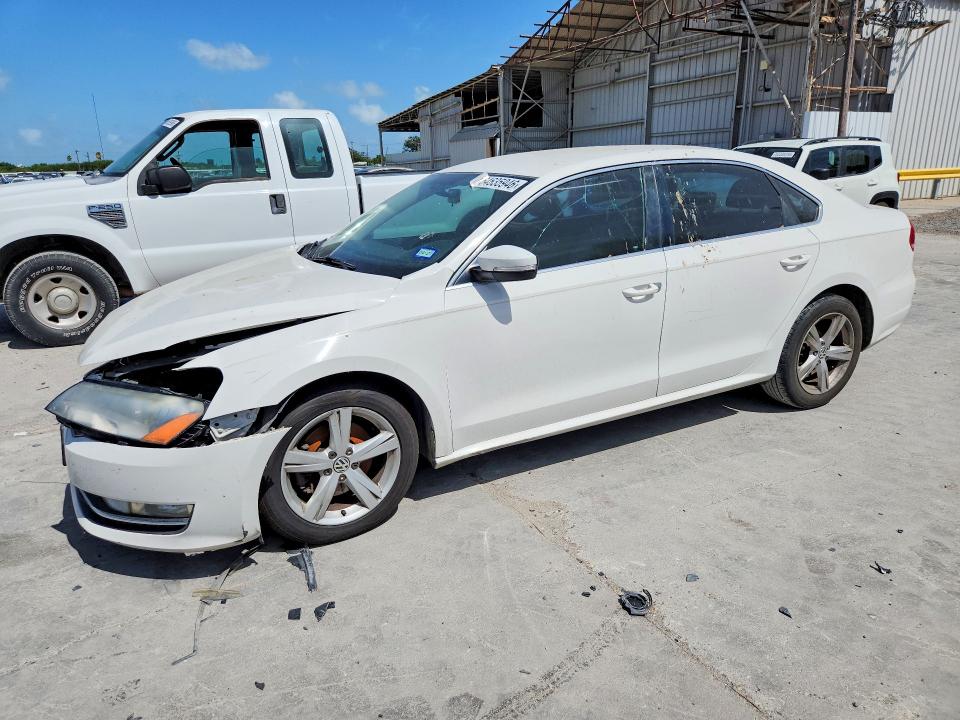 VOLKSWAGEN PASSAT 2015 z numerem VIN 1VWAS7A37FC080840 - Zdjęcie z aukcji